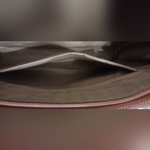 Beautiful Lodis British Tan Laptop Tablet Tote with Crossbody Strap - Picture 16 of 16